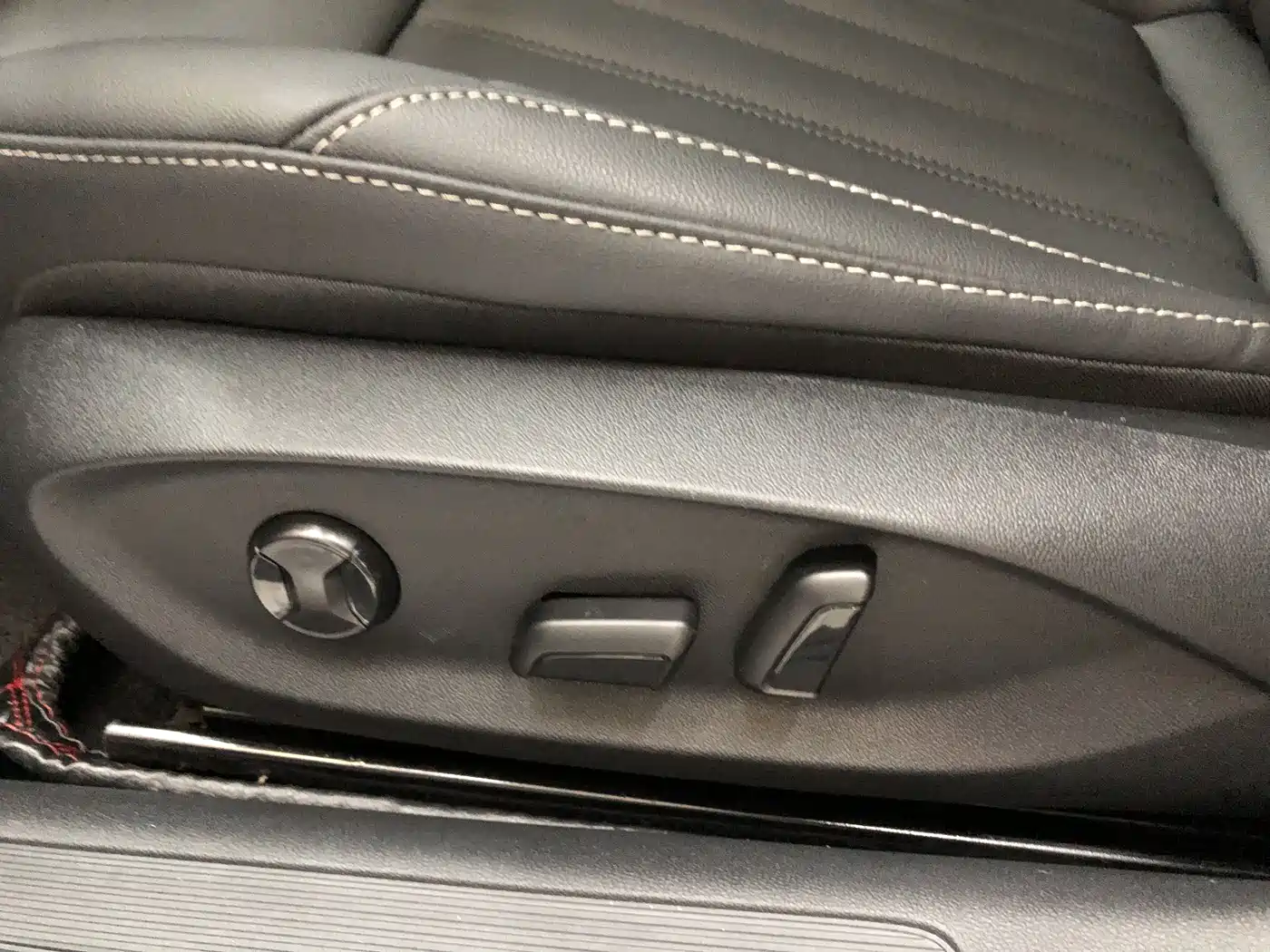 Volkswagen Passat 2023 280TSI Starlight Elite Edition фото 20