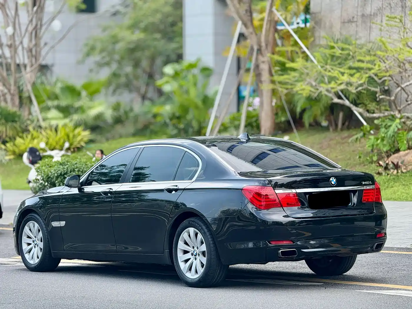 BMW 7 Series 2009 740Li Luxury фото 8