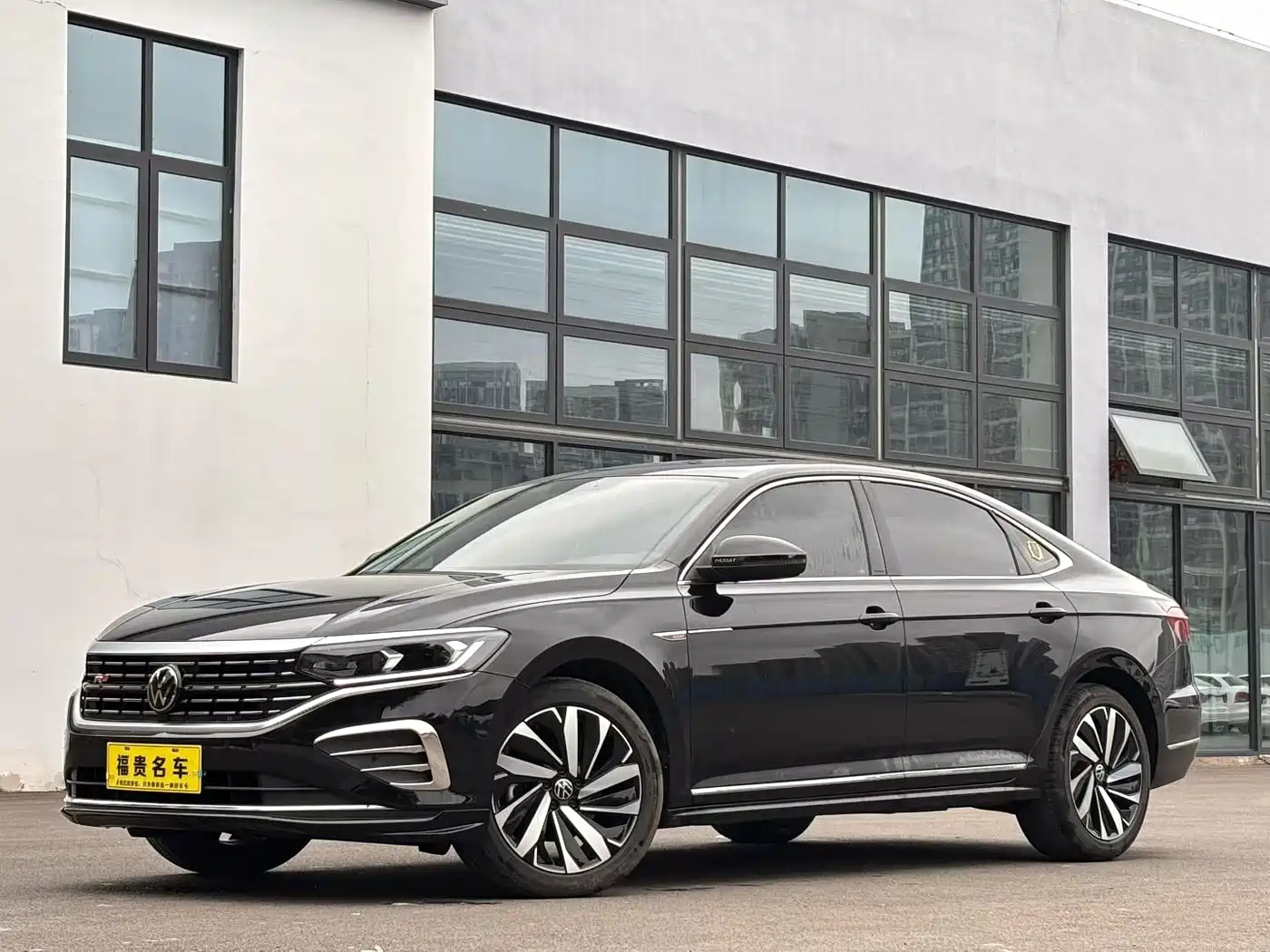 Volkswagen Passat 2025 Outstanding 380TSI Dragon Soaring Edition