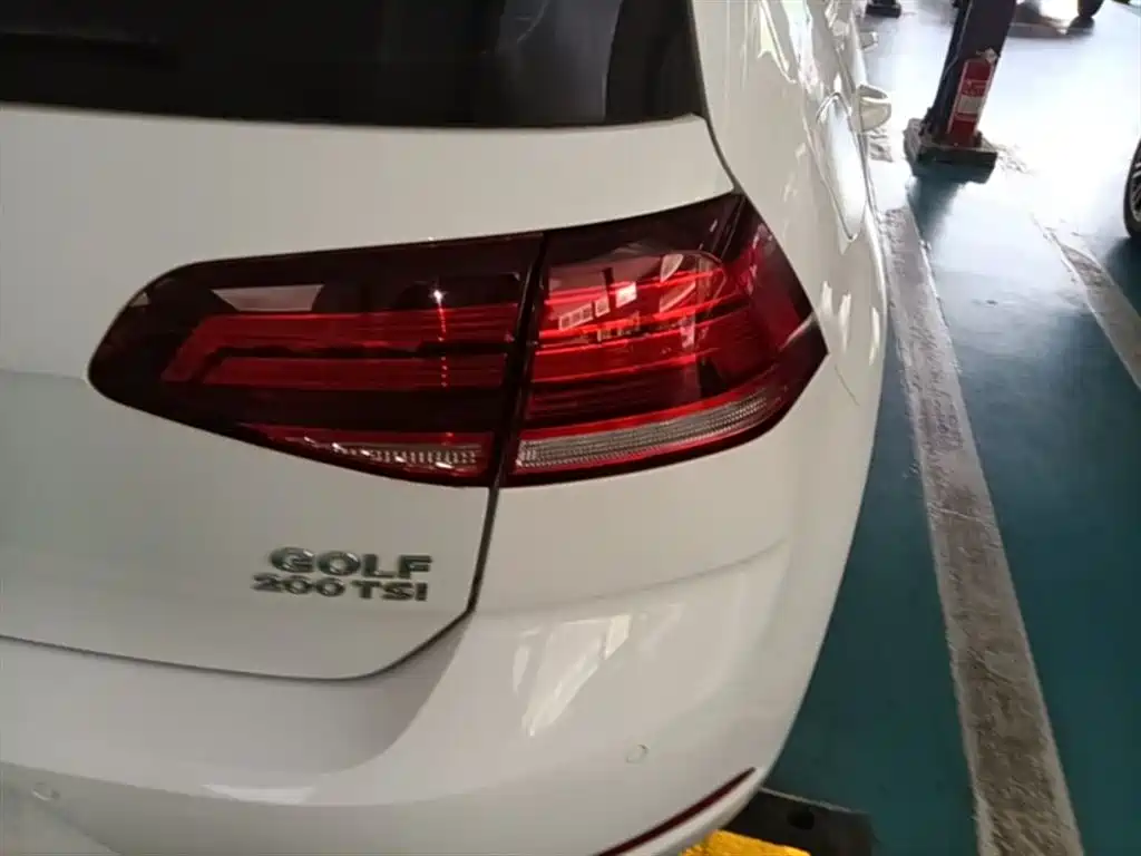 Volkswagen Golf 2019 200TSI DSG Comfort Progressive China VI фото 8