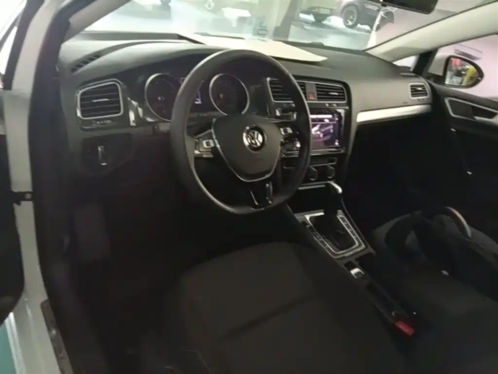 Volkswagen Golf 2019 200TSI DSG Comfort Progressive China VI фото 10