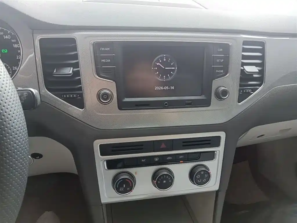 Volkswagen Golf Sportsvan 2016 230TSI Automatic Progressive фото 13