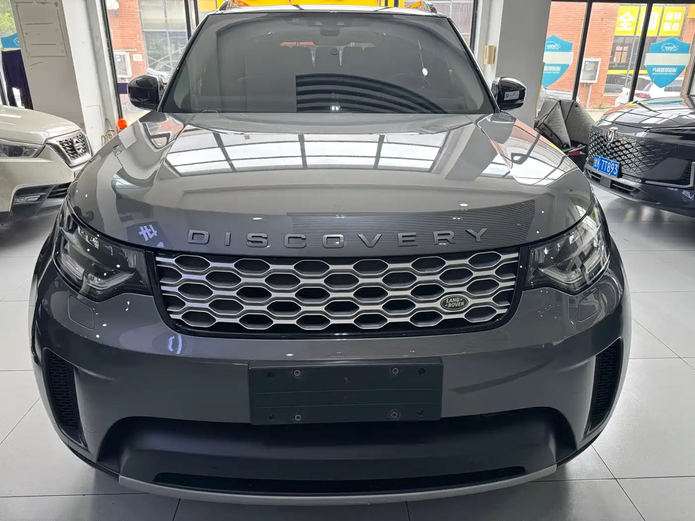 Land Rover Discovery 2017 3.0 SC V6 HSE фото 2
