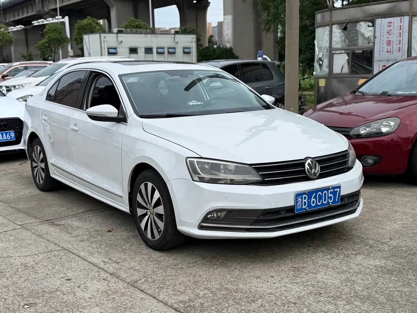 Volkswagen Sagitar 2015 230TSI Automatic Luxury