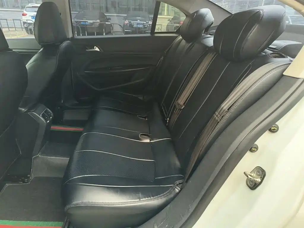 Peugeot 408 2016 1.6T Automatic Luxury Edition фото 17