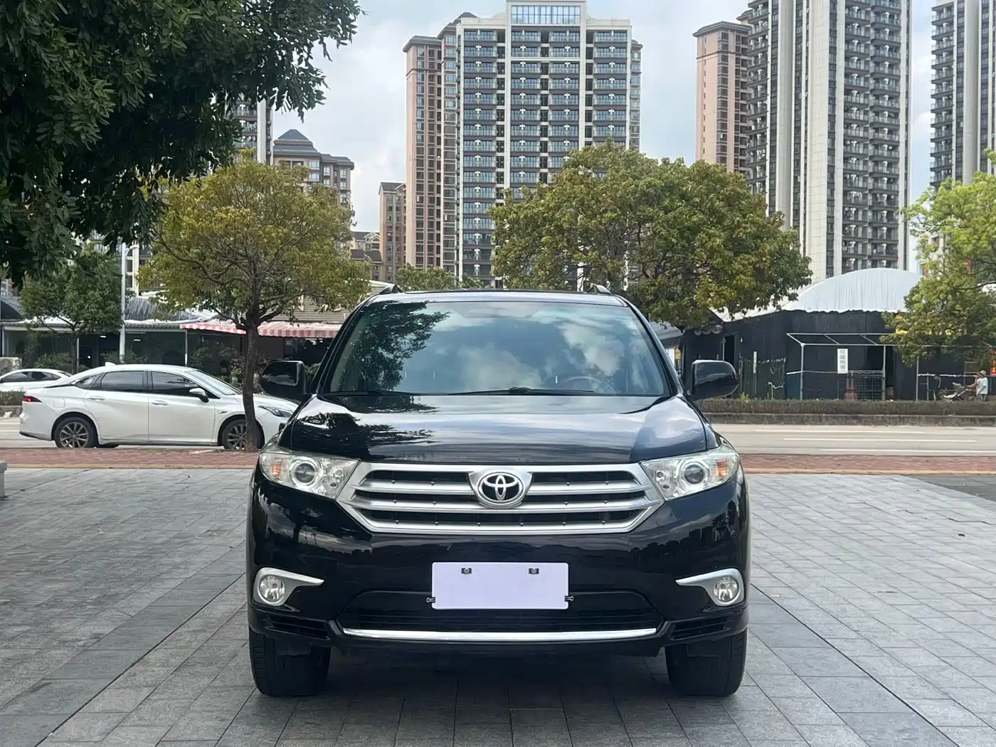 Toyota Highlander 2012 2.7L 2WD 7-Seater Luxury Edition фото 2
