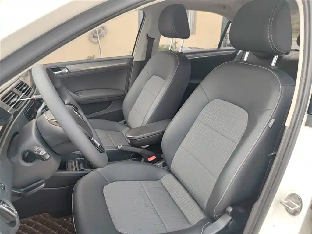 Volkswagen Santana 2018 1.5L Manual Comfort Edition фото 15