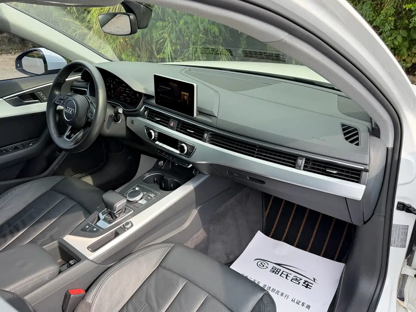 Фото 13 - Audi A4L