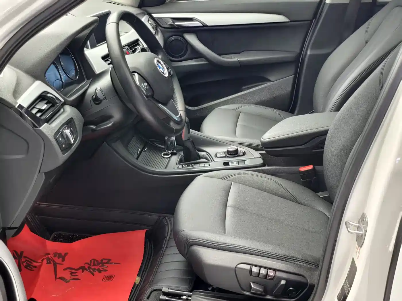 BMW X1 2019 sDrive20Li Leading Model фото 6