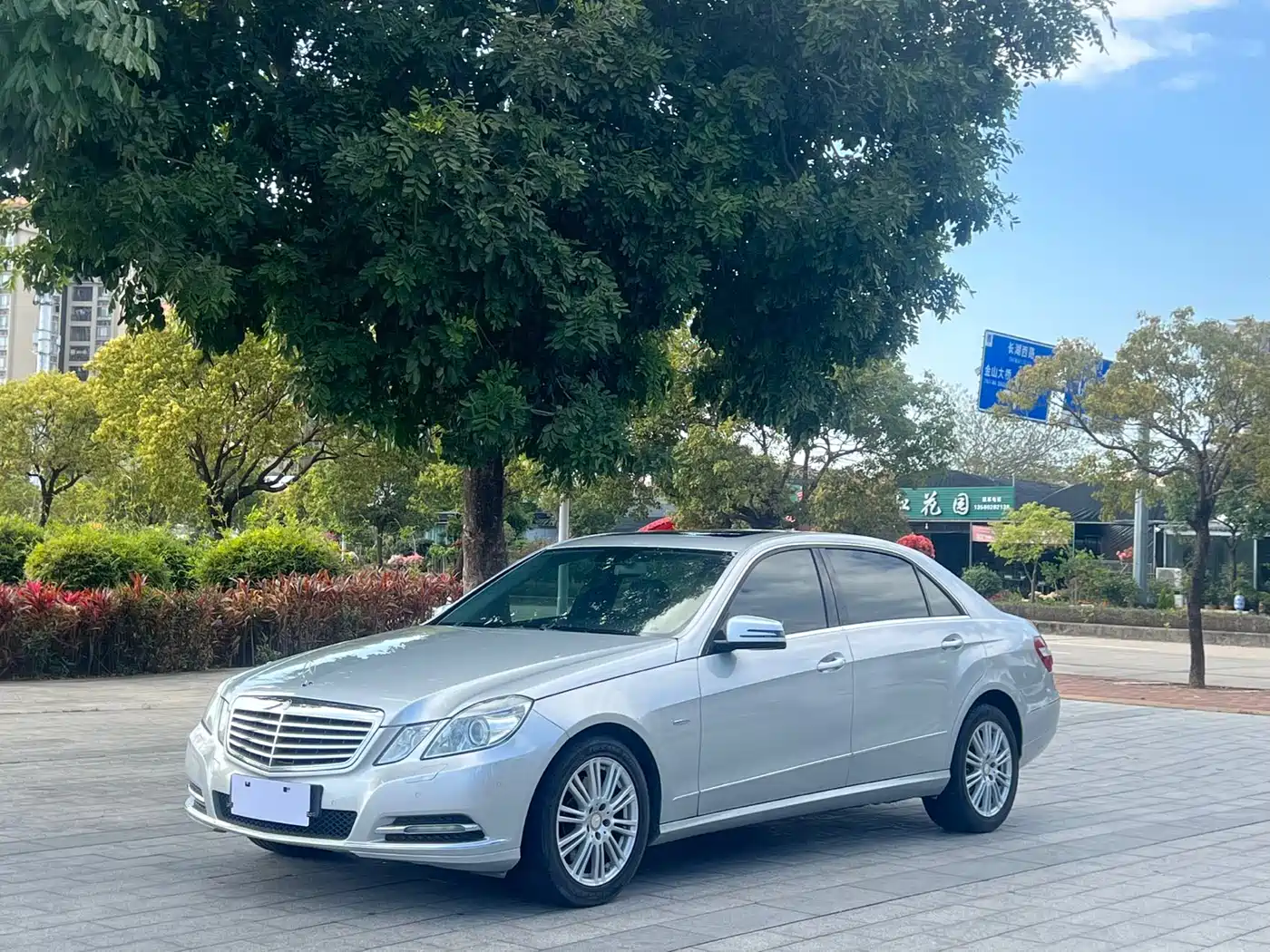 Mercedes-Benz E-Class 2011 E 200 L CGI Elegance