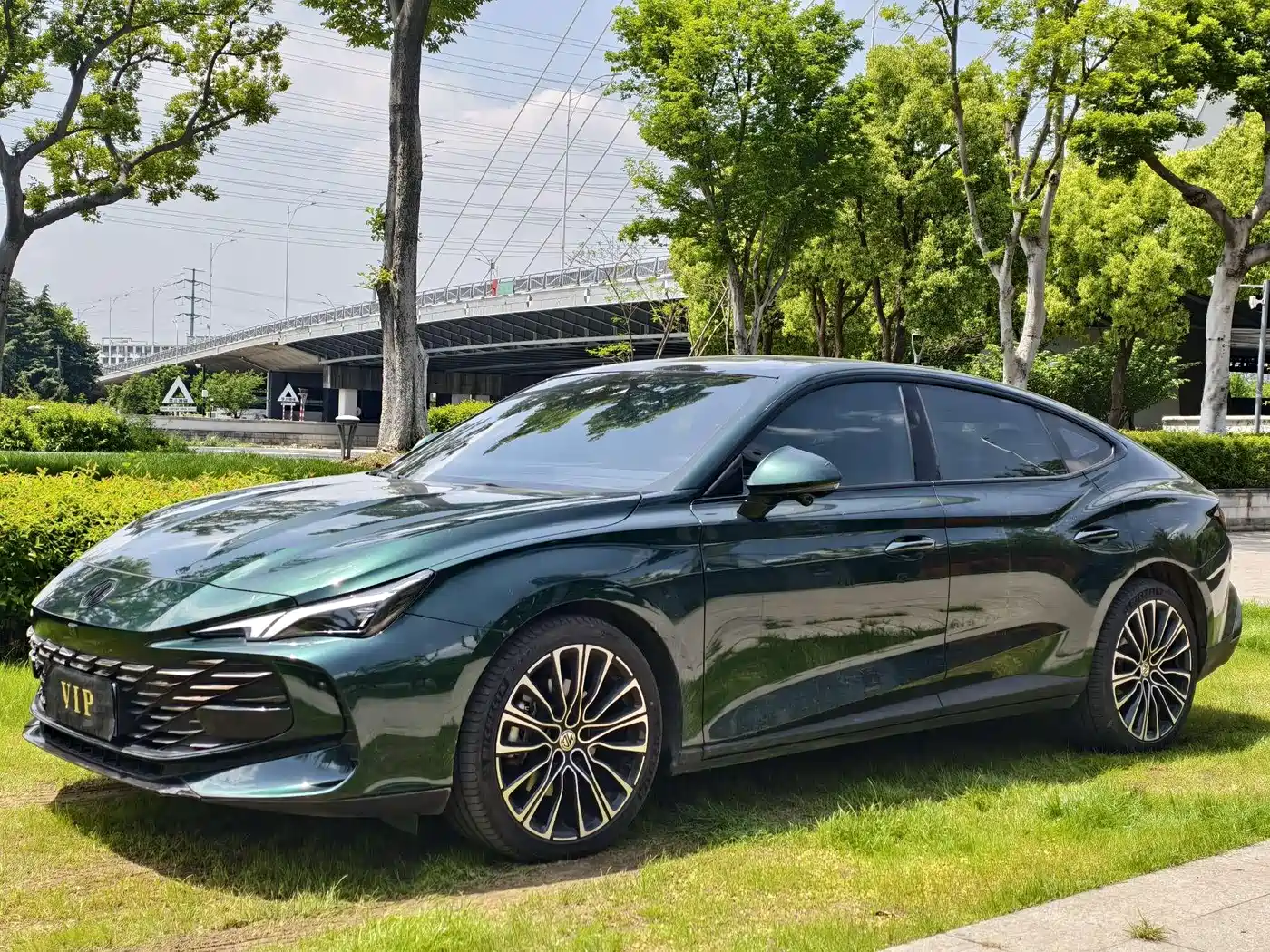 MG MG7