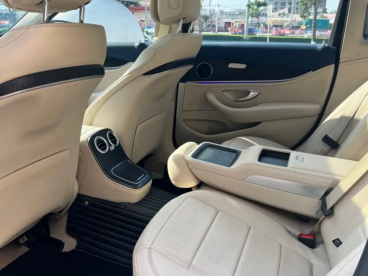Mercedes-Benz E-Class 2022 E 260 L Sport фото 6