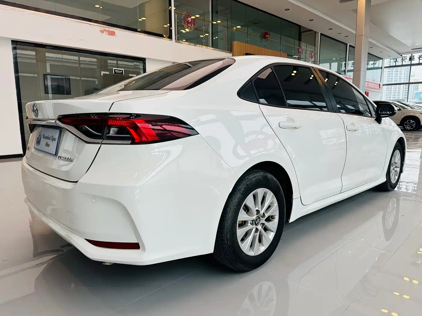 Toyota Corolla 2021 TNGA 1.5L CVT Elite Edition фото 5