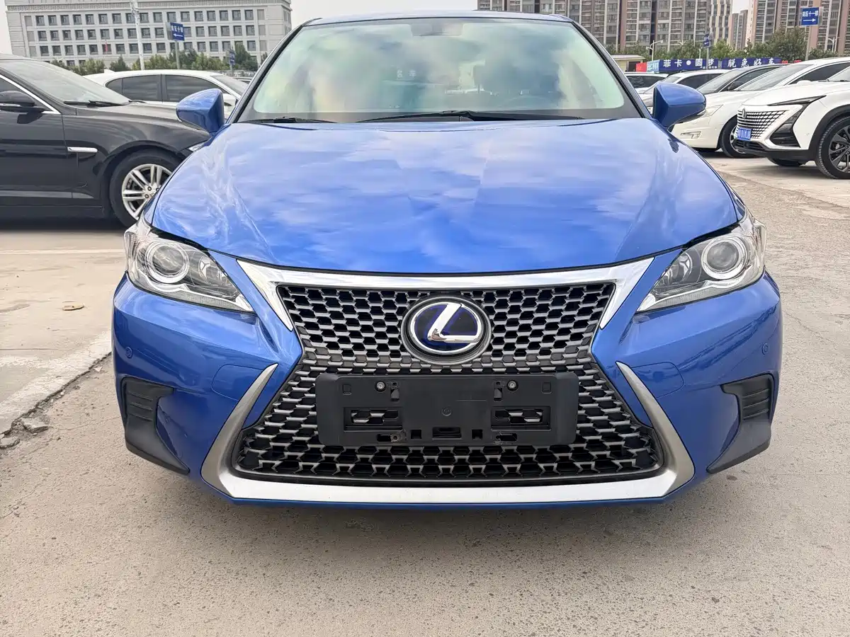 Lexus CT 2018 2017 CT200h Elite Edition Monochrome China V