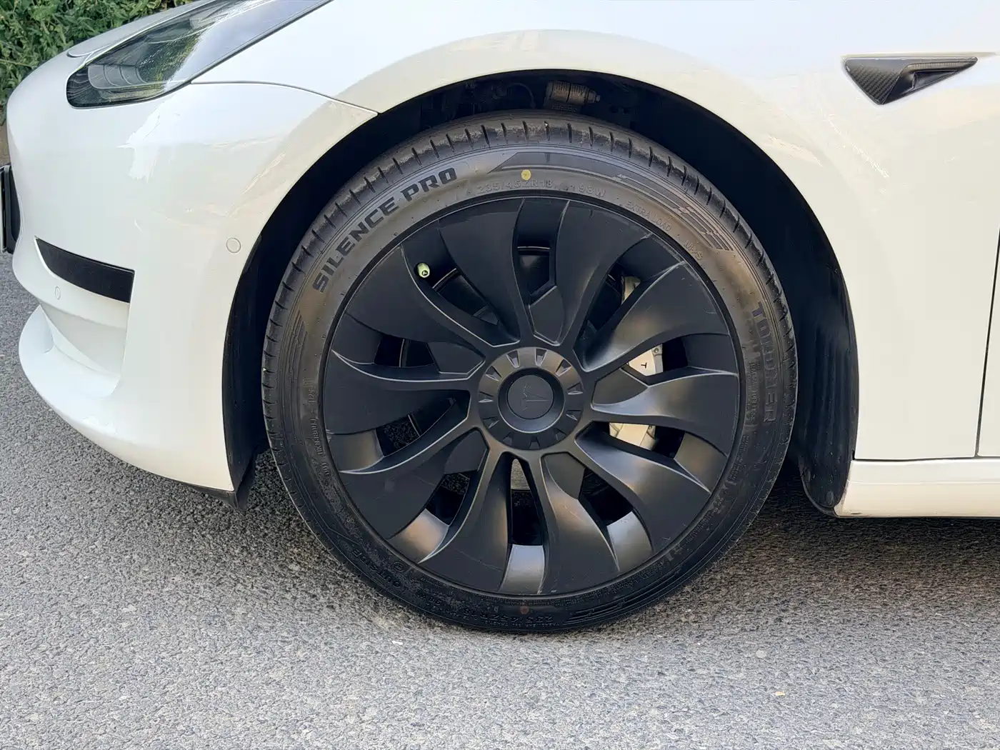 TESLA MODEL 3 (IMPORTED)