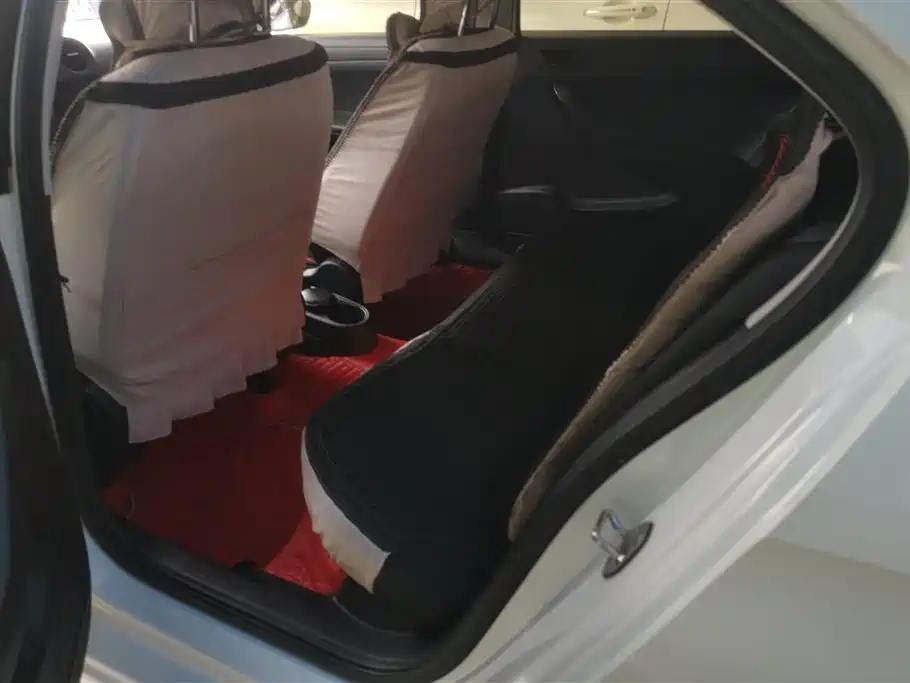 Volkswagen Jetta 2015 Value Edition 1.6L Manual Fashion фото 11