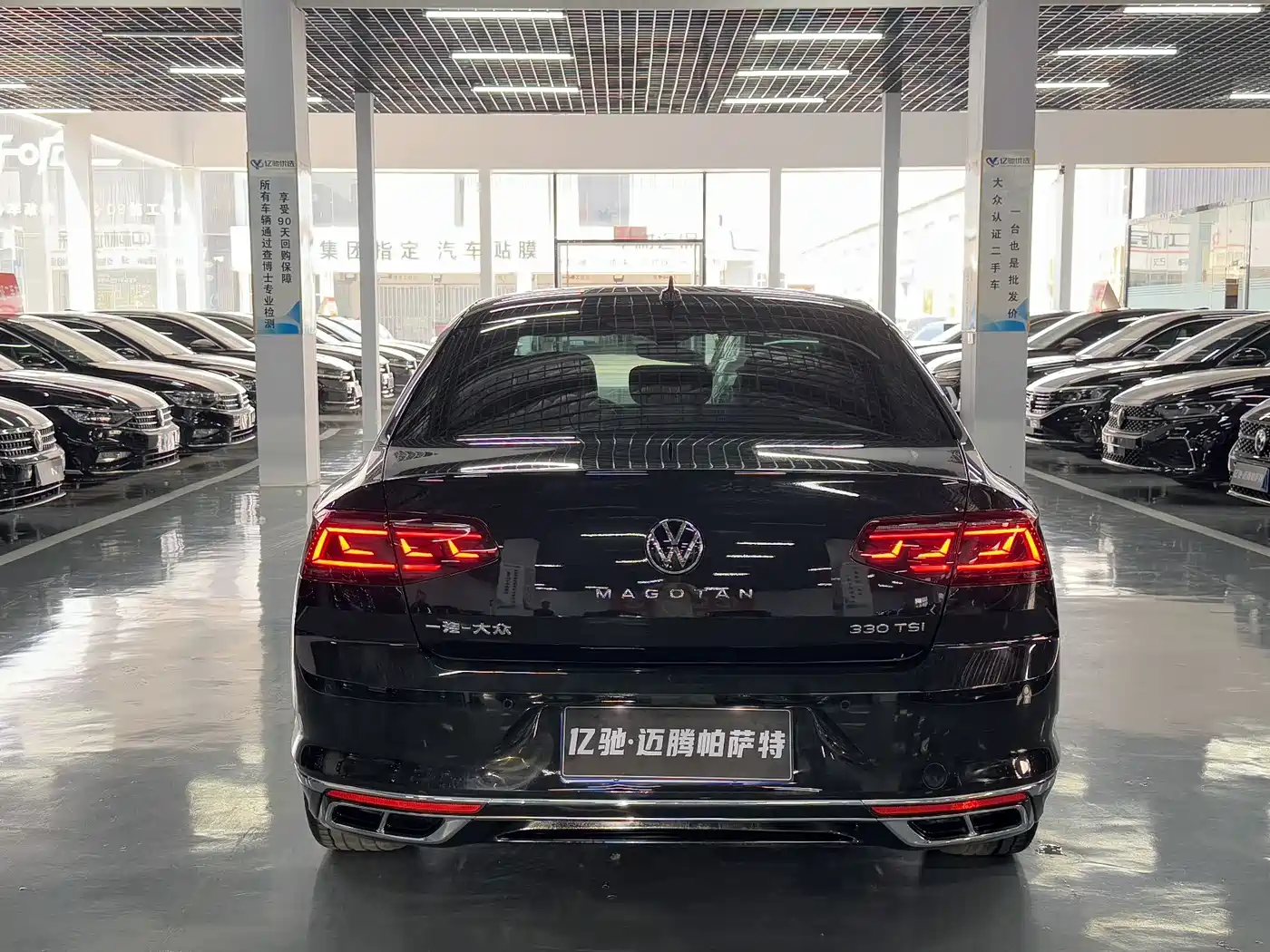 Volkswagen Magotan 2023 Model 2 Million Commemorative Edition 330TSI DSG Luxury фото 9