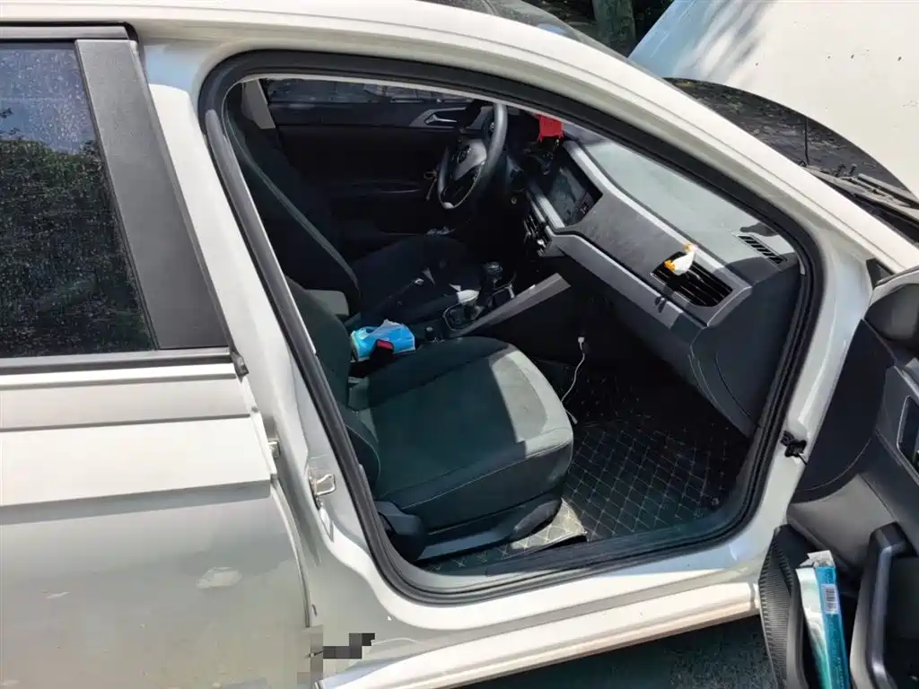 Volkswagen Polo 2019 Plus 1.5L Automatic Panorama Enjoyment Edition фото 20