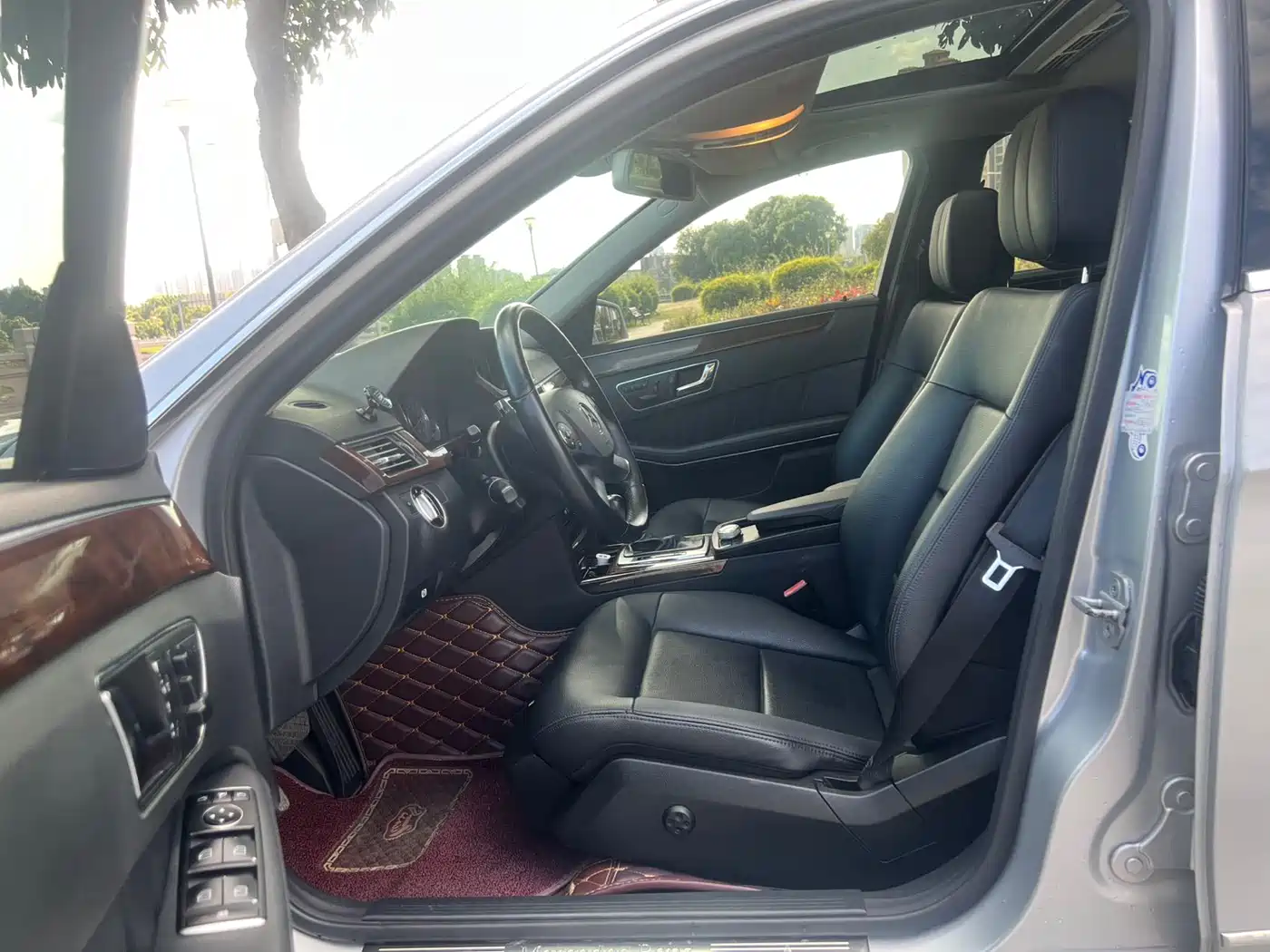 Mercedes-Benz E-Class 2011 E 200 L CGI Elegance фото 4