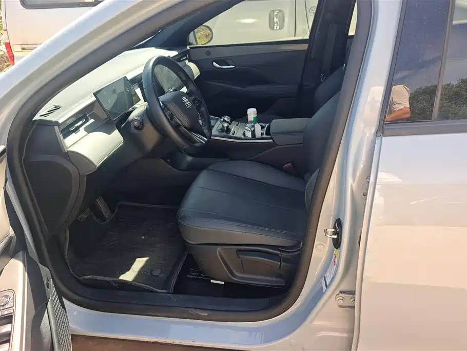 BYD Qin PLUS 2025 DM-i Smart Drive 55KM Leader фото 9