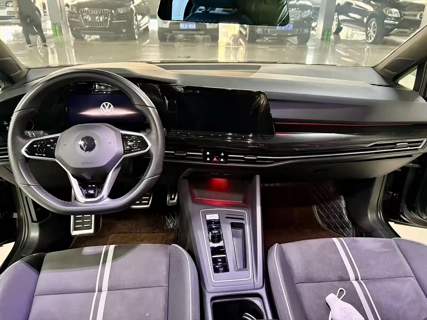 Volkswagen Golf 2023 280TSI DSG R-Line Lite фото 4