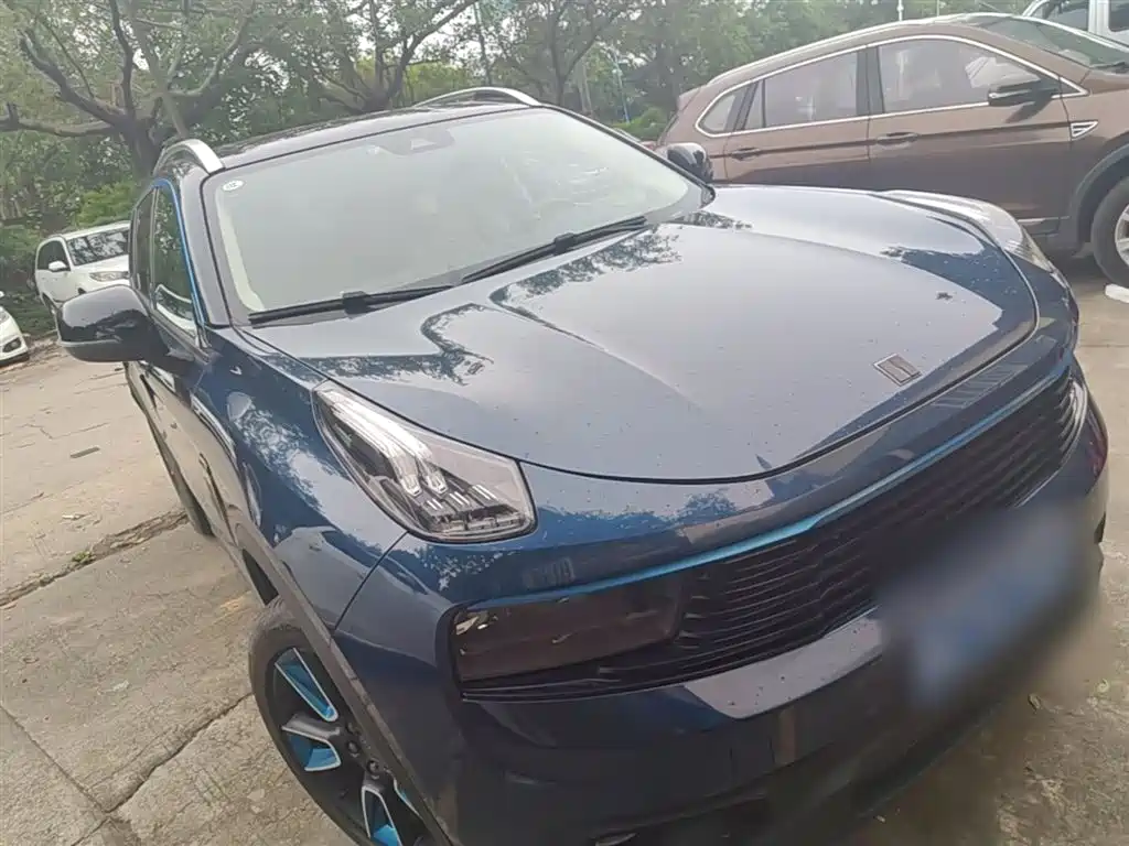 Lynk & Co 01 2017 2.0T 2WD Pro Shine Edition фото 4