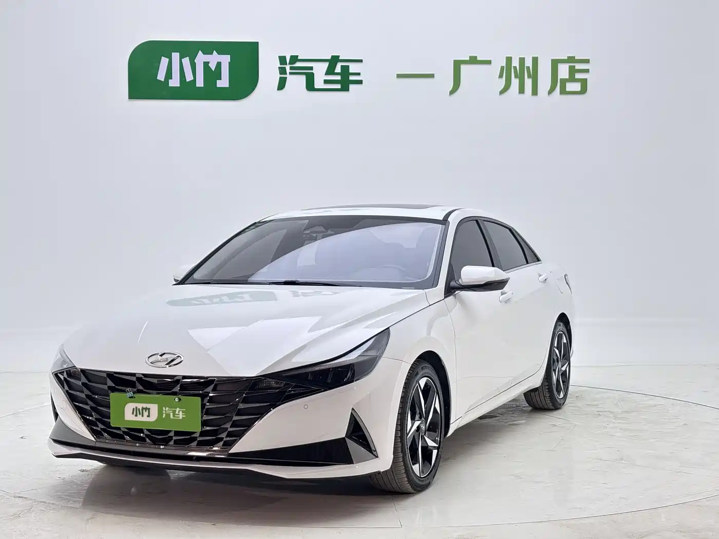 Hyundai Elantra 2022 1.5L CVT LUX Premium Edition