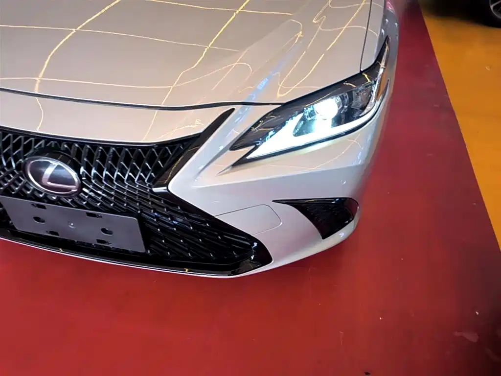 Lexus ES 2018 200 Excellence Edition China V фото 24