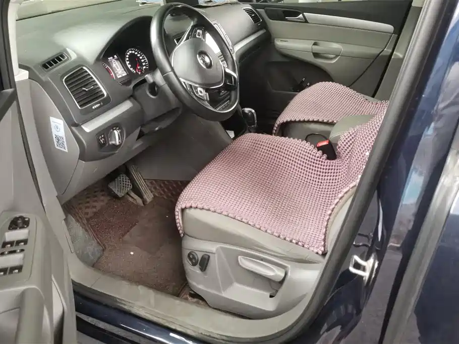 Volkswagen Sharan 2016 380TSI Comfort 7-seater фото 9