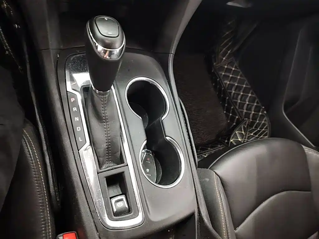 Chevrolet Equinox 2017 535T Automatic Realm Edition фото 14