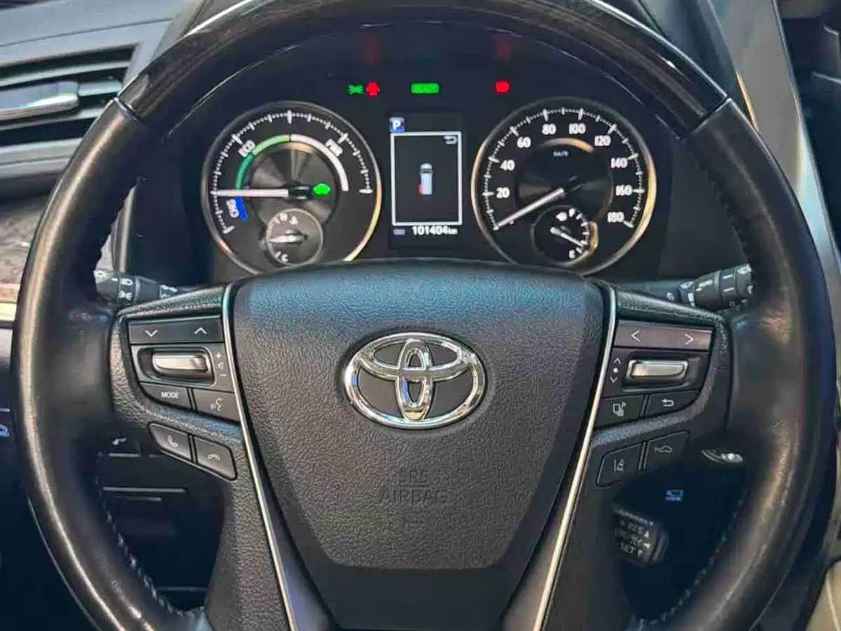 Фото 14 - Toyota Vellfire