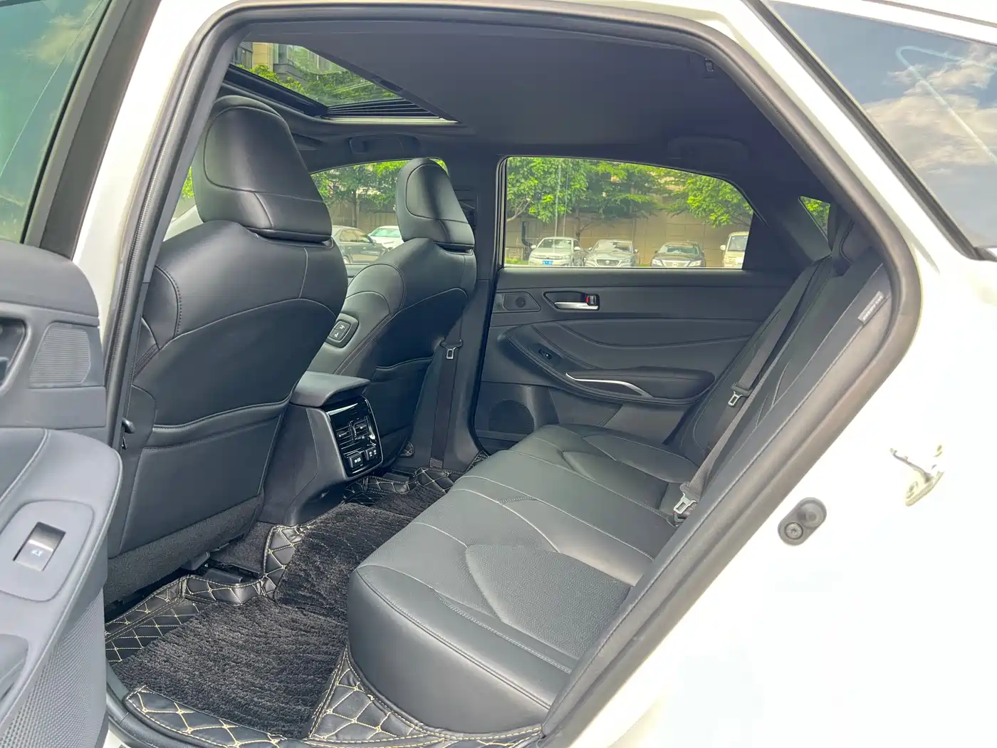Toyota Avalon 2019 2.0L XLE Premium Edition (China VI) фото 11