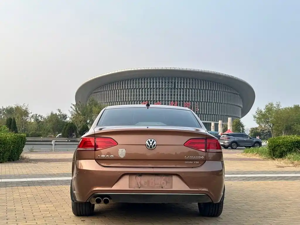Volkswagen Lamando 2016 2015 330TSI DSG Comfort