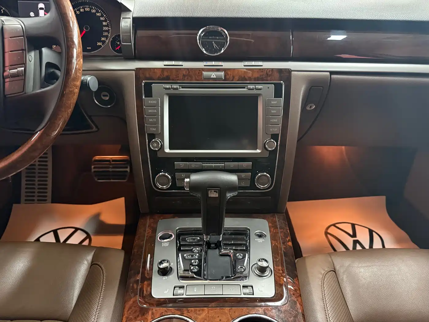 Volkswagen Phaeton 2012 3.0L Executive фото 12