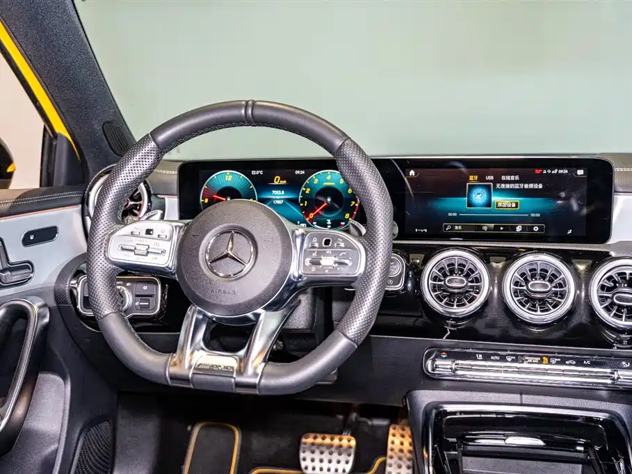 Mercedes-Benz A-Class AMG (Import) 2023 AMG A 35 4MATIC Sun Edition фото 16