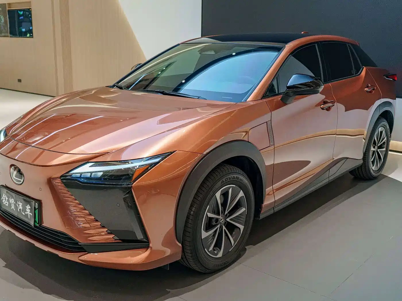 Lexus RZ 2023 450e 4WD Deluxe