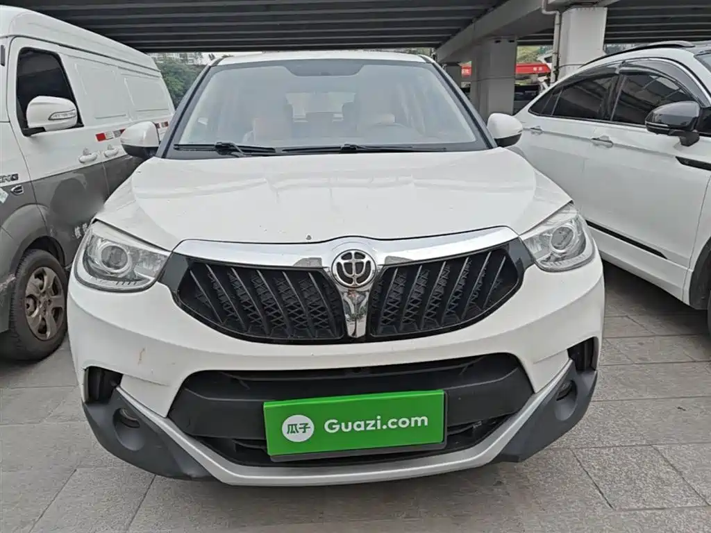 Фото 3 - Zhonghua V3