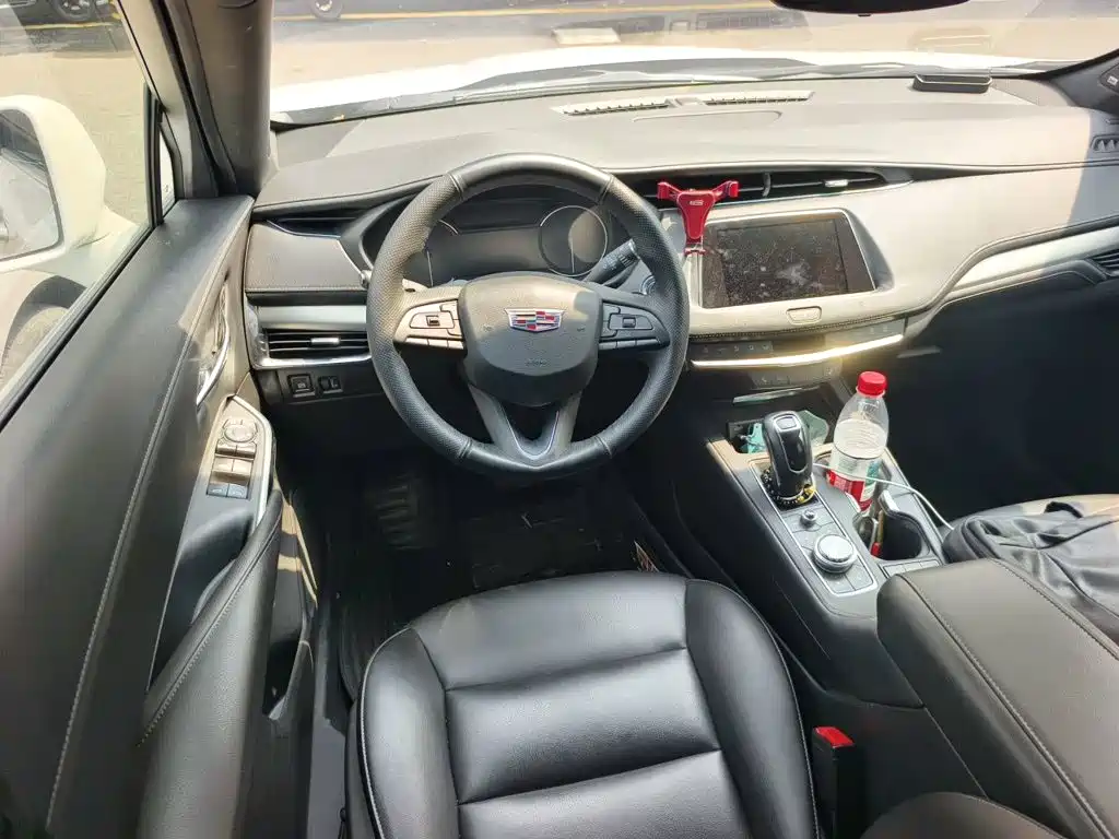 Cadillac XT4 2019 2018 28T FWD Leading Edition