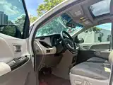 Photo 8 - Toyota Sienna