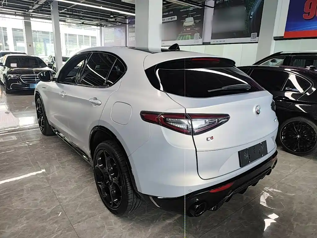 Alfa Romeo Stelvio 2023 2023 2.0T 280HP Competizione Racing Edition