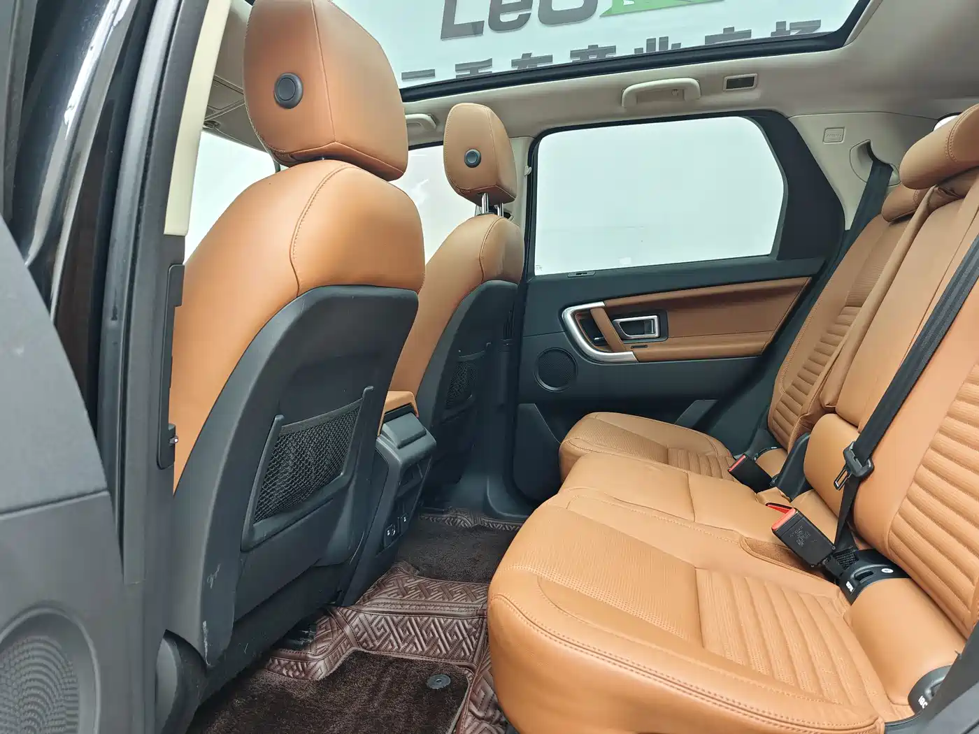 Land Rover Discovery Sport (Import) 2015 2.0T HSE Luxury фото 4