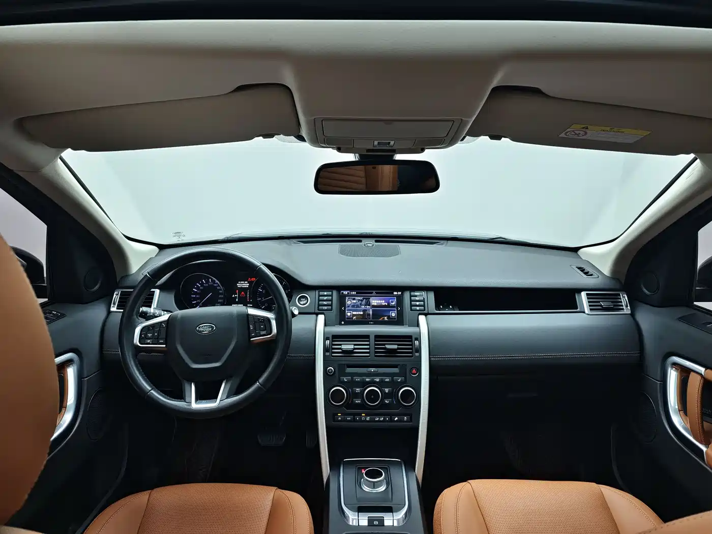 Land Rover Discovery Sport (Import) 2015 2.0T HSE Luxury фото 7