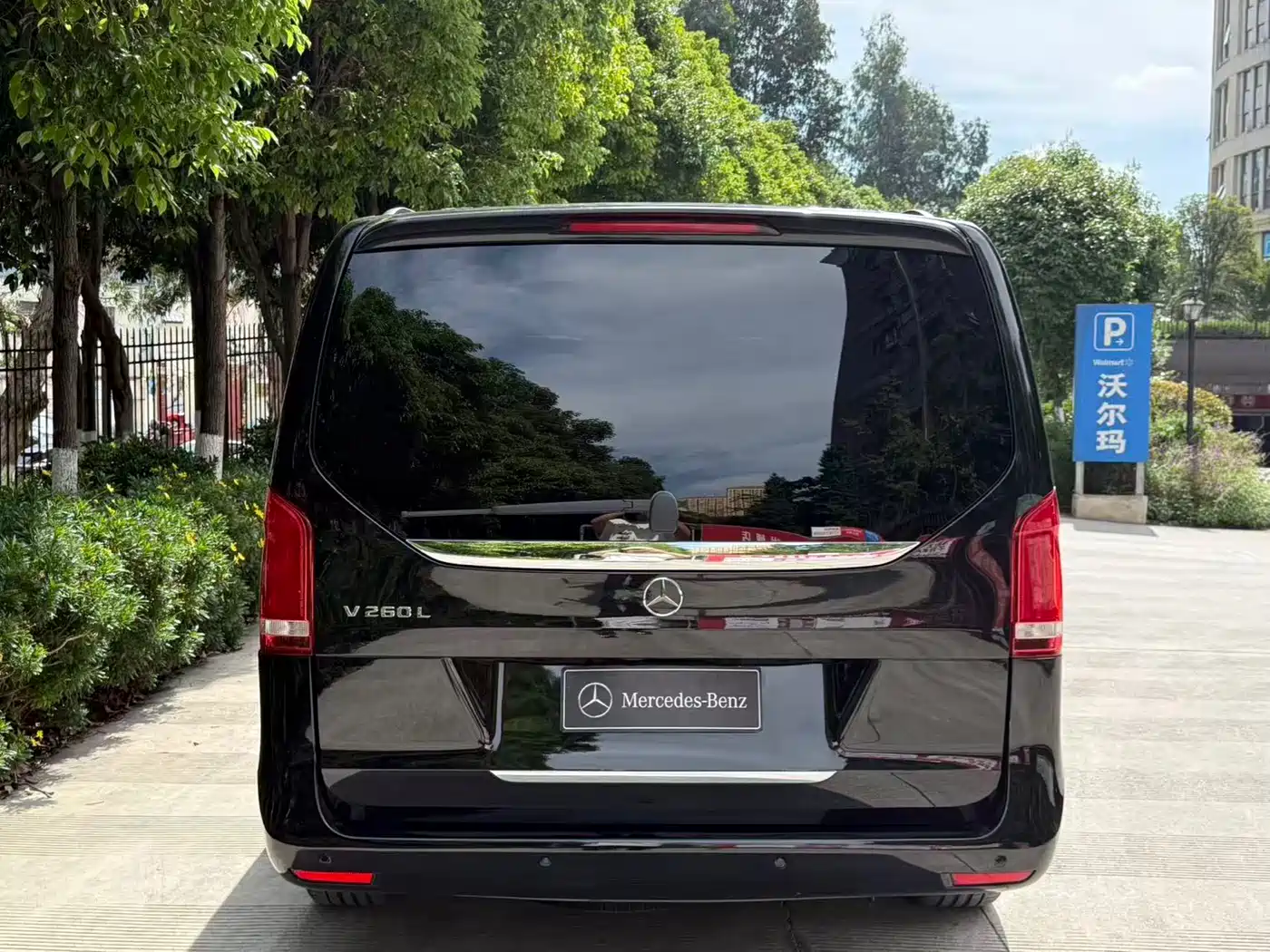 Mercedes-Benz V-Class 2018 V 260 L Premium Long Wheelbase Edition China VI фото 6