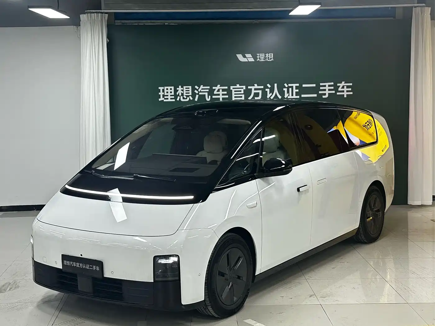 Li Auto MEGA 2025 Ultra Smart Renewal Edition