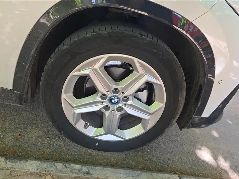 BMW iX1 2023 eDrive25L X Design Package фото 6