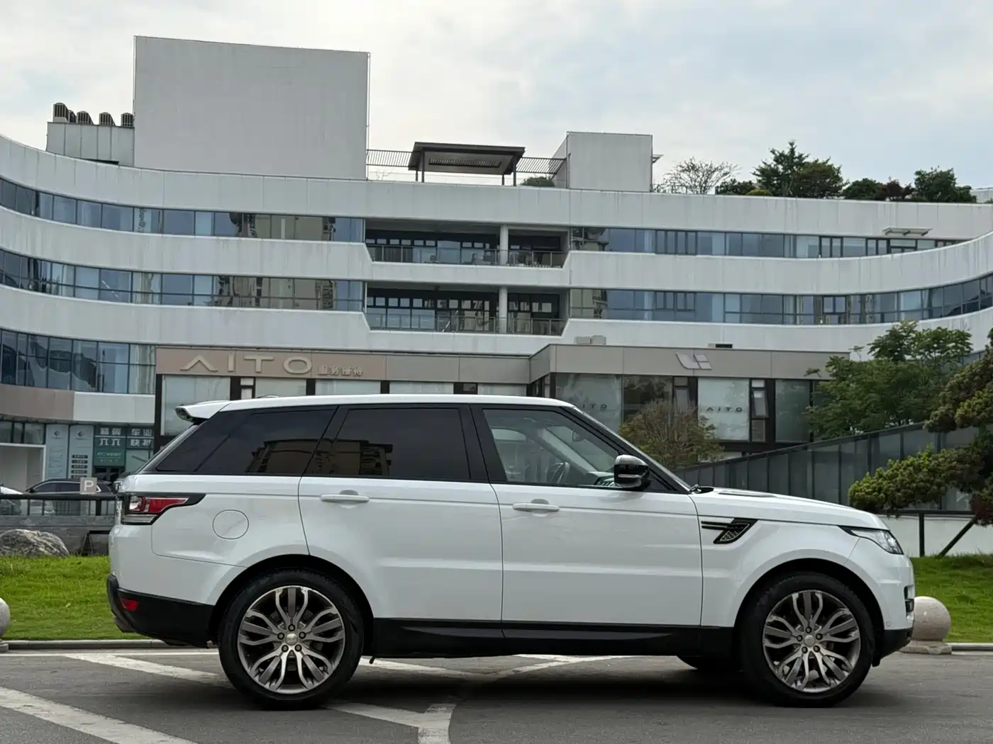 Land Rover Range Rover Sport 2014 3.0 SC V6 HSE DYNAMIC фото 18