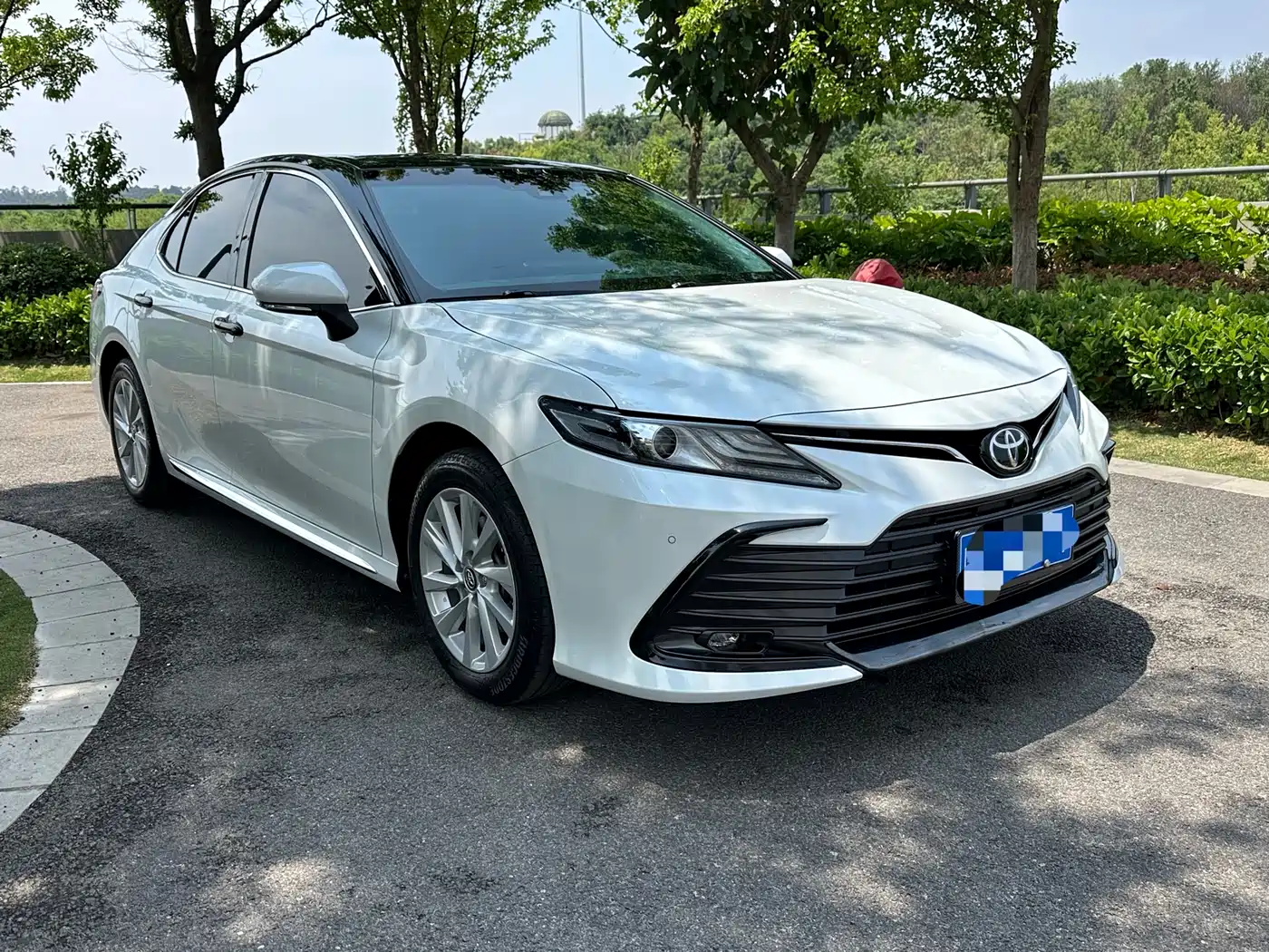 Toyota Camry 2023 2.0G Luxury Edition фото 3
