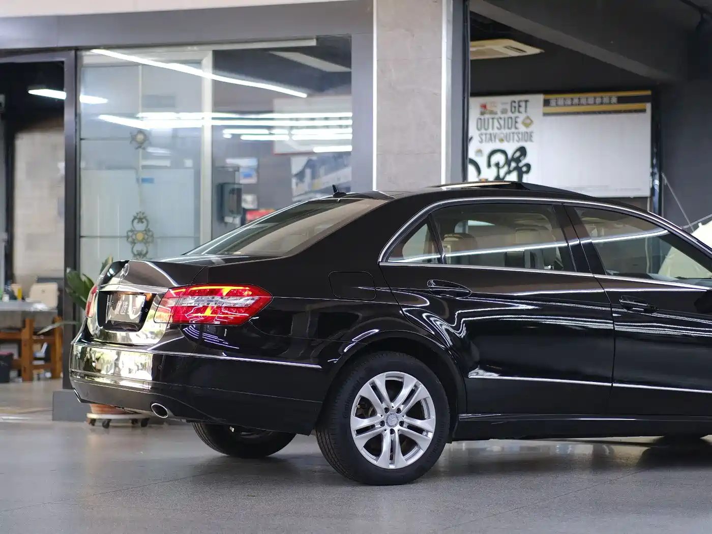 Mercedes-Benz E-Class 2011 E 300 L Fashion Premium фото 6