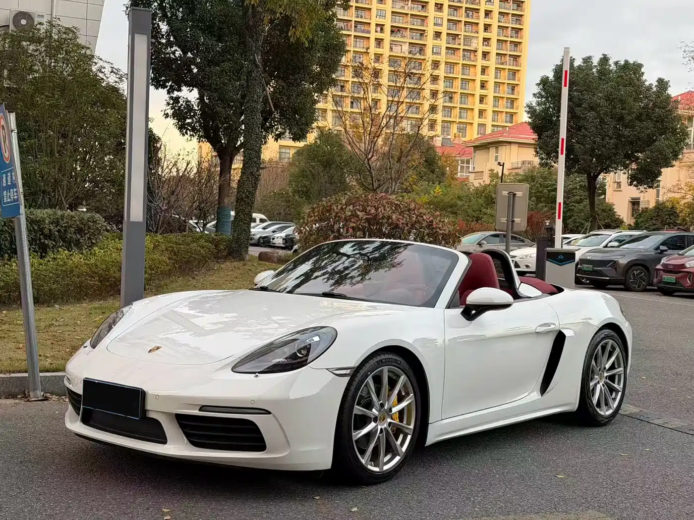 Porsche 718 2016 Boxster 2.0T фото 2