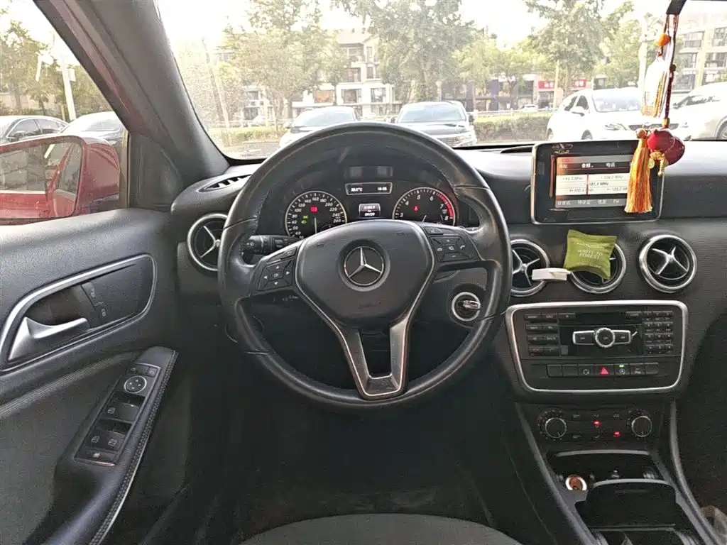 Mercedes-Benz A-Class (Import) 2015 A 180 фото 11